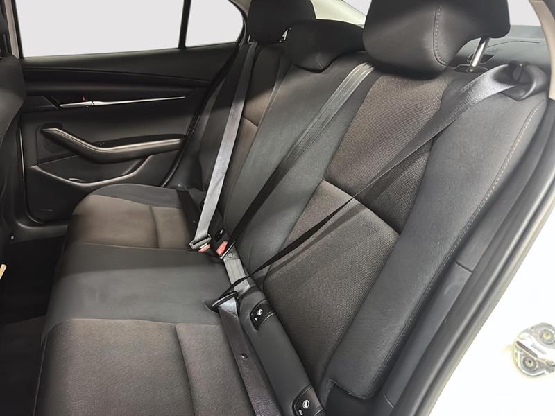 mazda Mazda3 2023 - 18