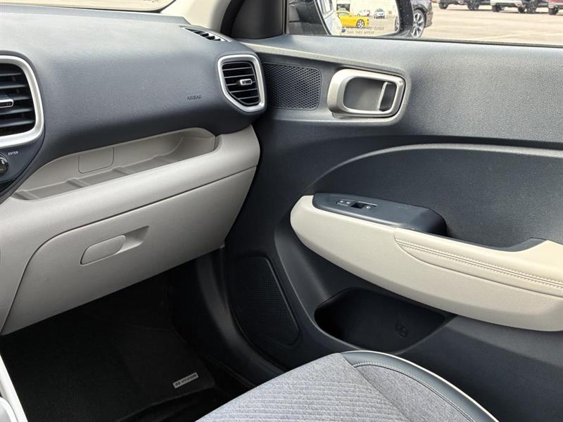 hyundai Venue 2023 - 16