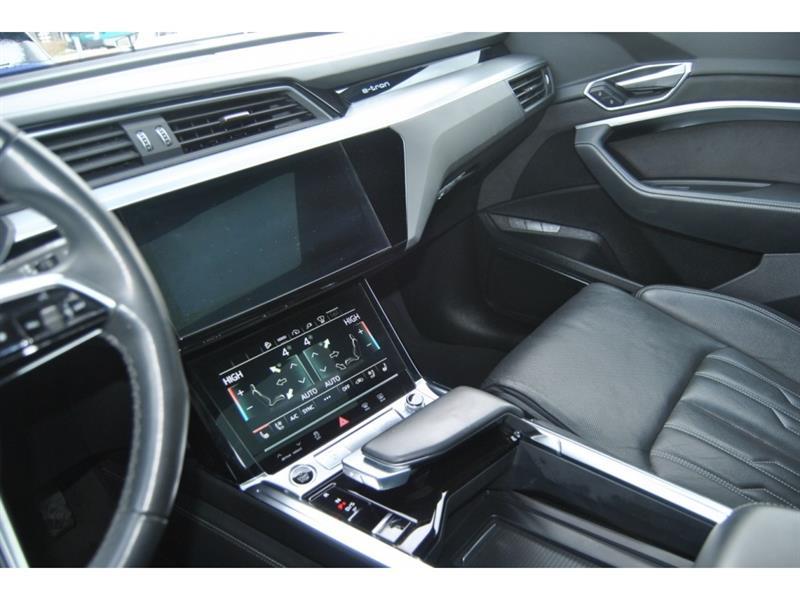2022 Audi E-Tron - Image 16