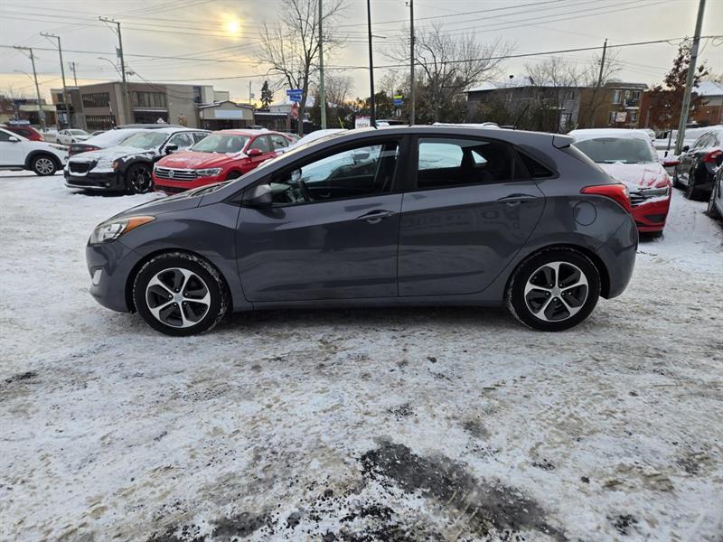 2017 Hyundai Elantra - Image 4