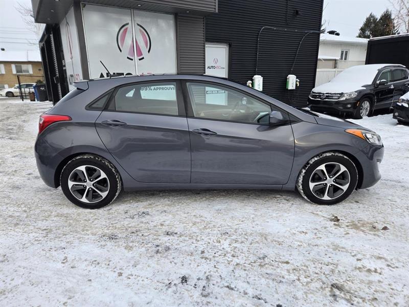 2017 Hyundai Elantra - Image 9