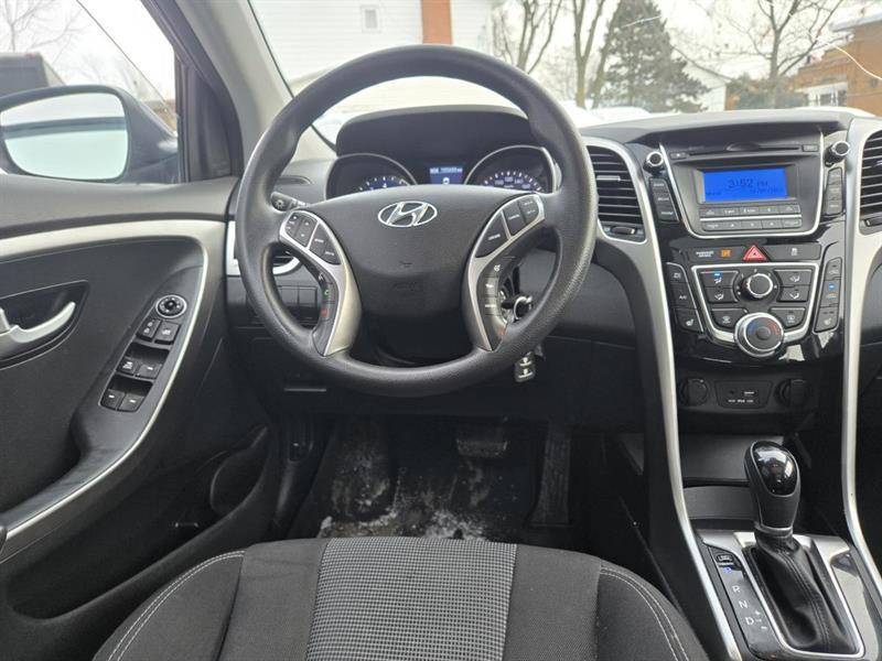 2017 Hyundai Elantra - Image 14