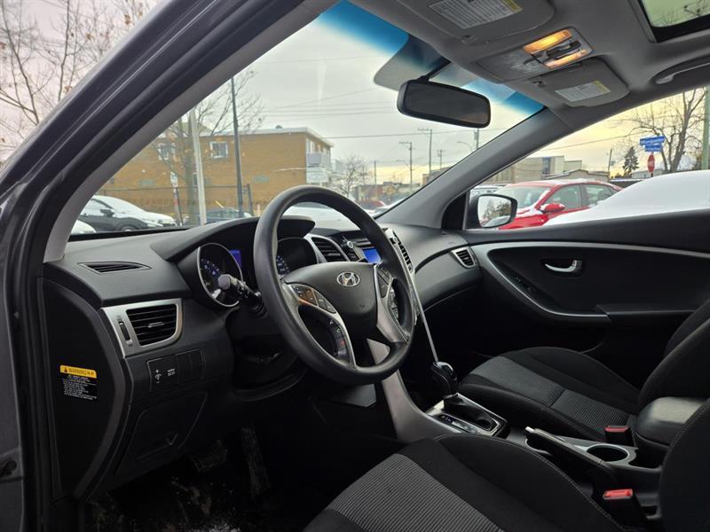 2017 Hyundai Elantra - Image 15