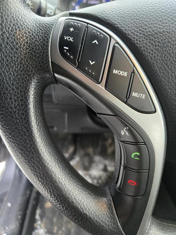 2017 Hyundai Elantra - Image 18