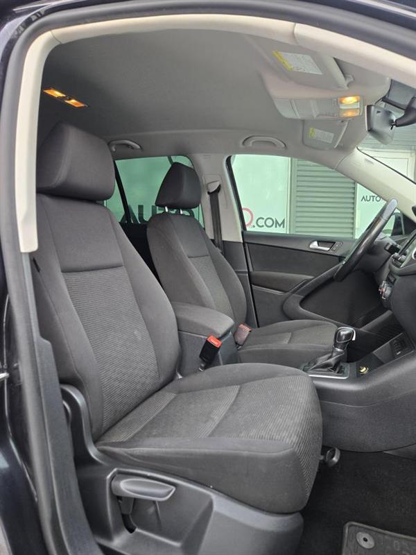 2017 Volkswagen Tiguan - Image 11