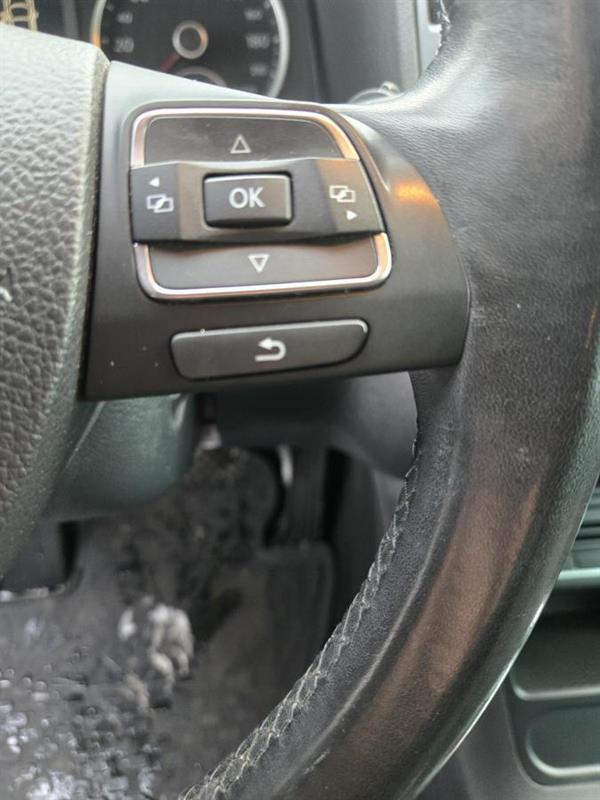 2017 Volkswagen Tiguan - Image 19