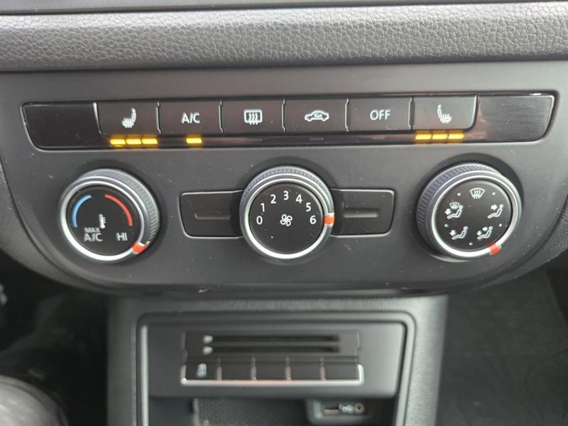 2017 Volkswagen Tiguan - Image 21