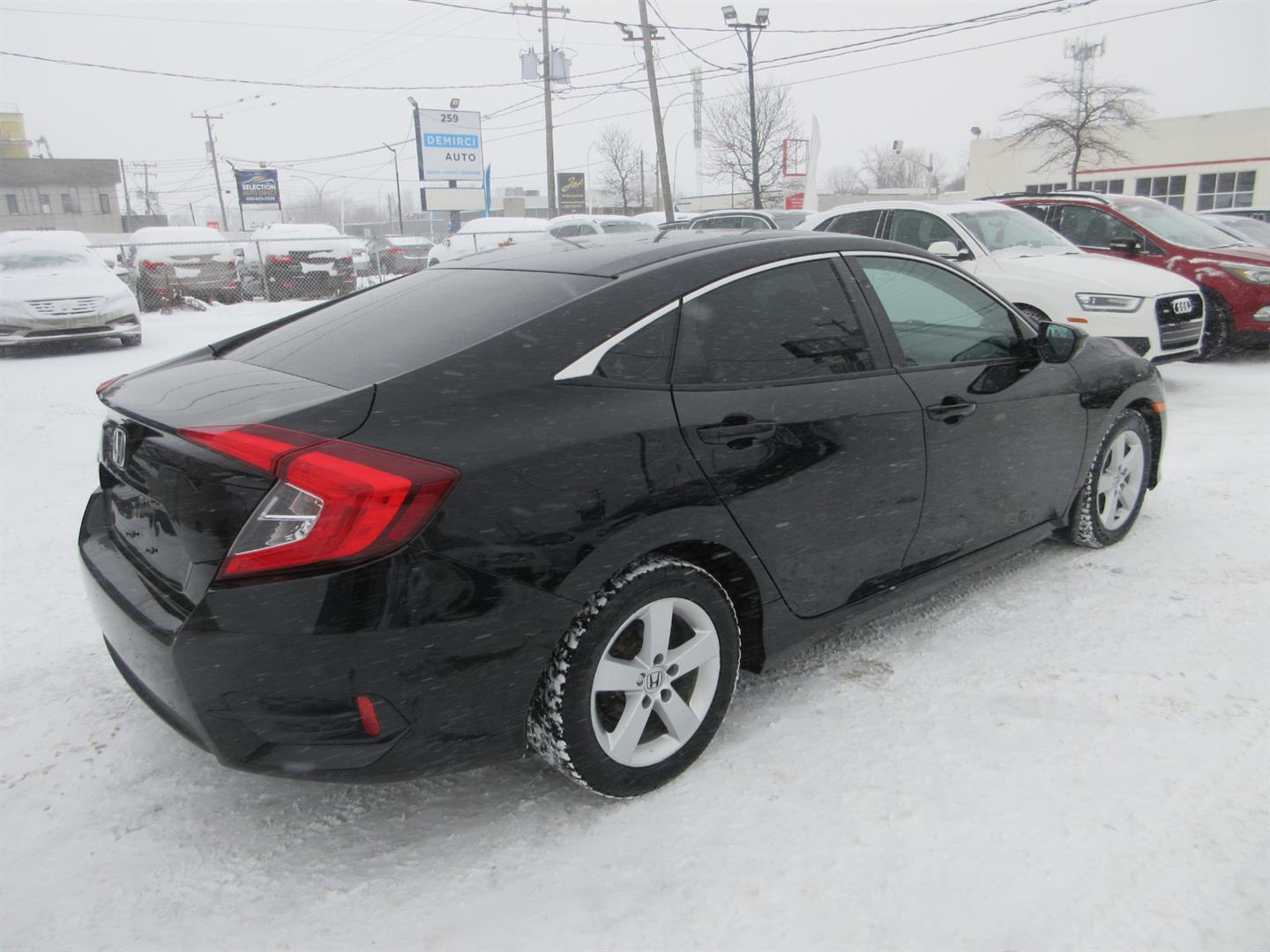 honda Civic Sedan 2018 - 10