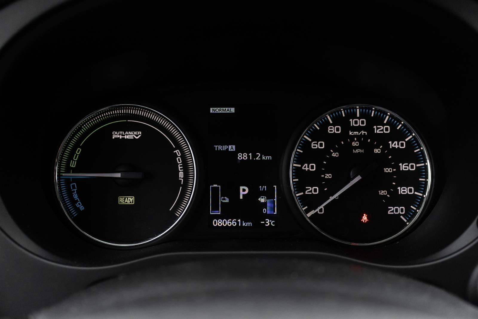 mitsubishi Outlander rechargeable 2020 - 11