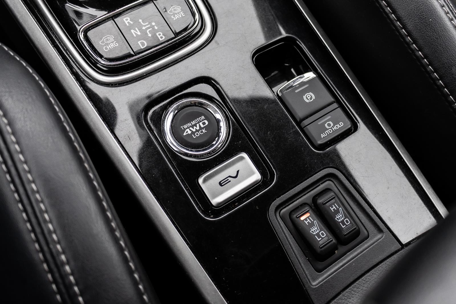 mitsubishi Outlander rechargeable 2020 - 15