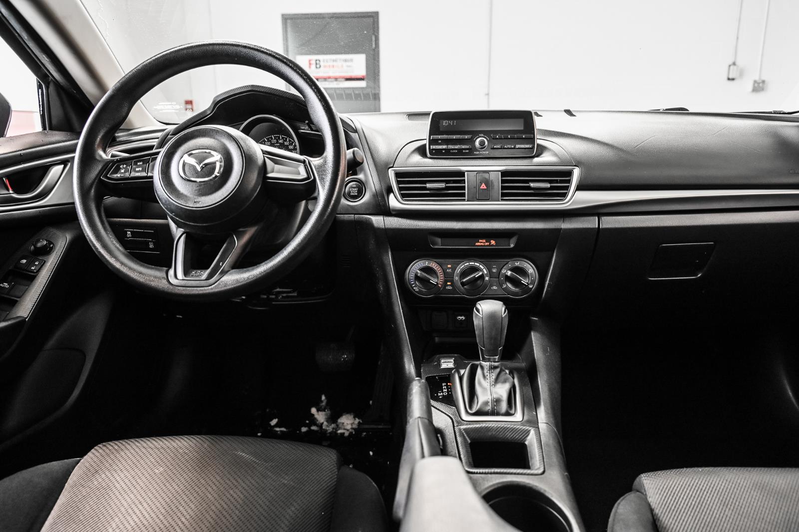 mazda Mazda3 2017 - 24