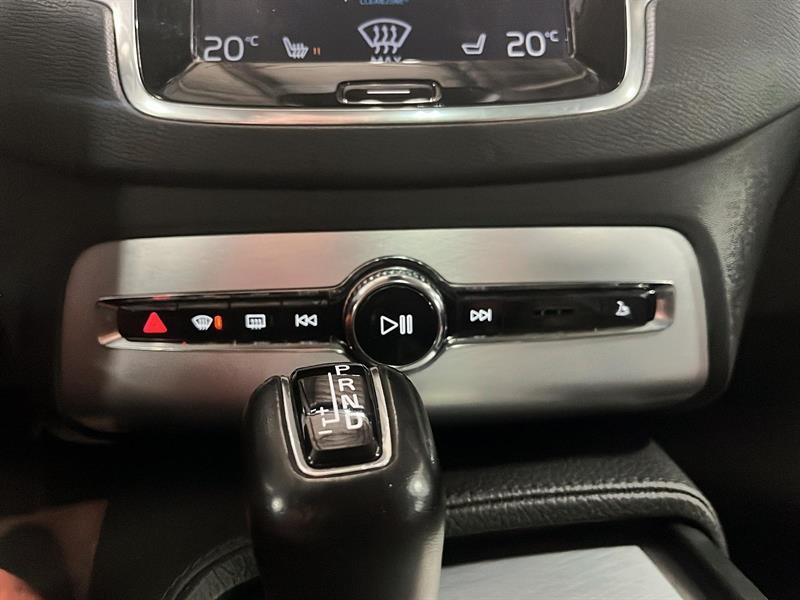 volvo XC90 2018 - 17