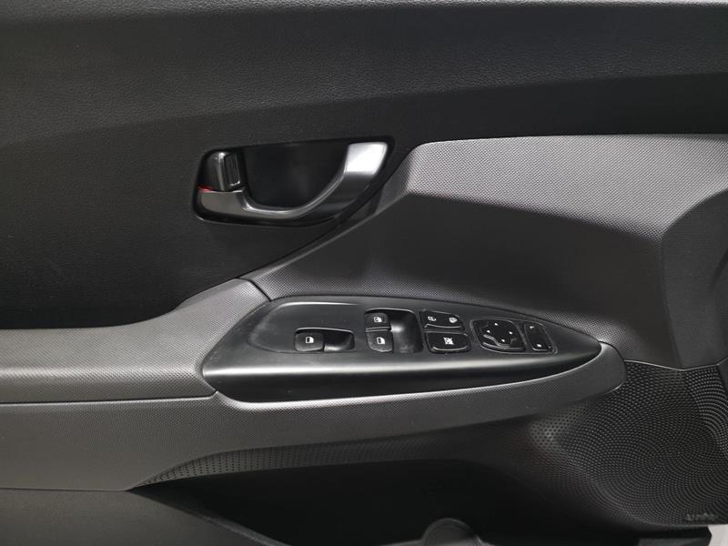 hyundai Veloster 2022 - 19