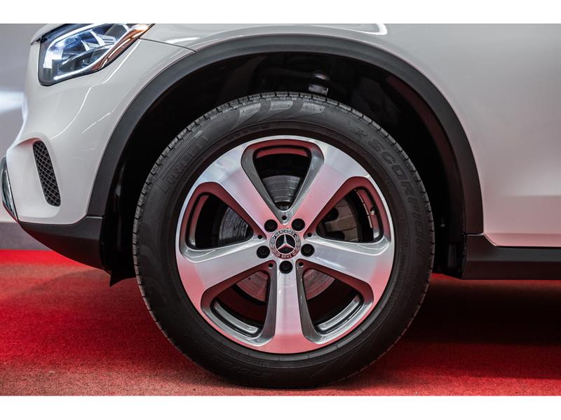 mercedes-benz GLC300 2022 - 4