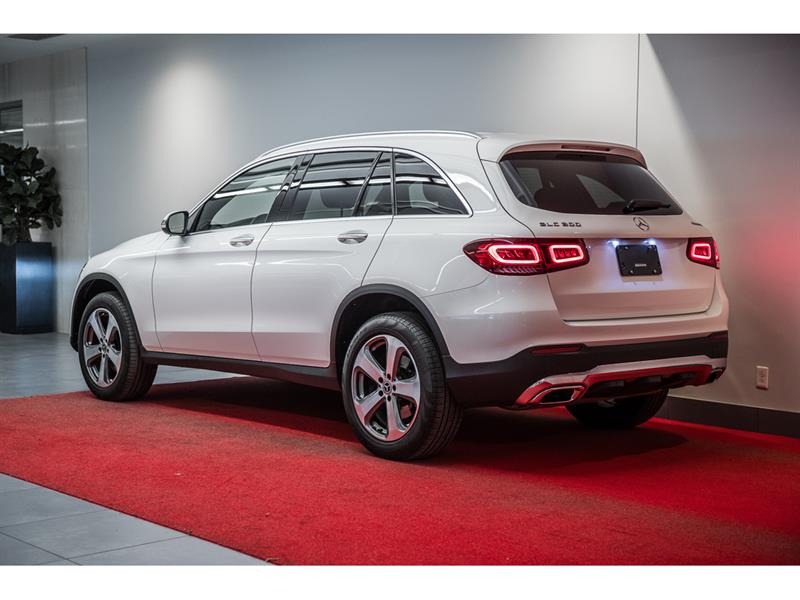 mercedes-benz GLC300 2022 - 6