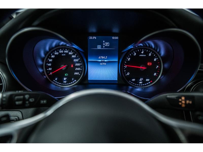 mercedes-benz GLC300 2022 - 16