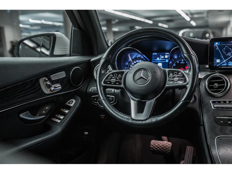 mercedes-benz GLC300 2022 - 29