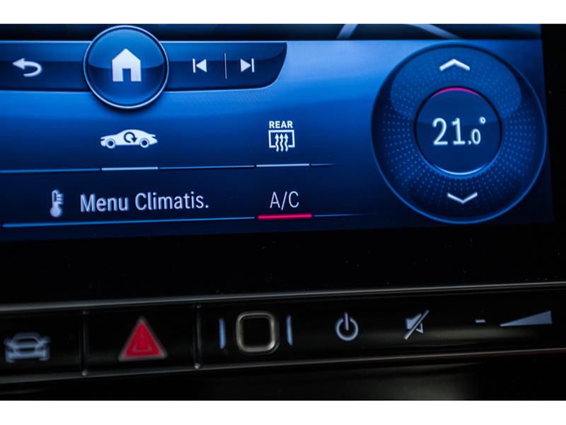 mercedes-benz C300 2022 - 22