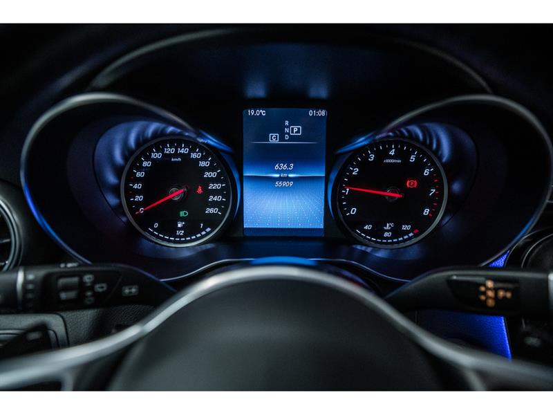 mercedes-benz GLC300 2022 - 16