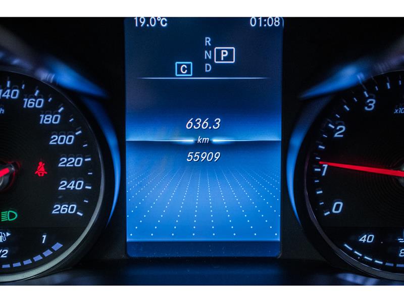 mercedes-benz GLC300 2022 - 17