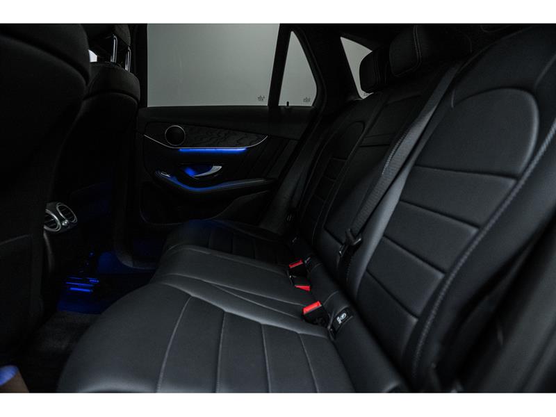 mercedes-benz GLC300 2022 - 26