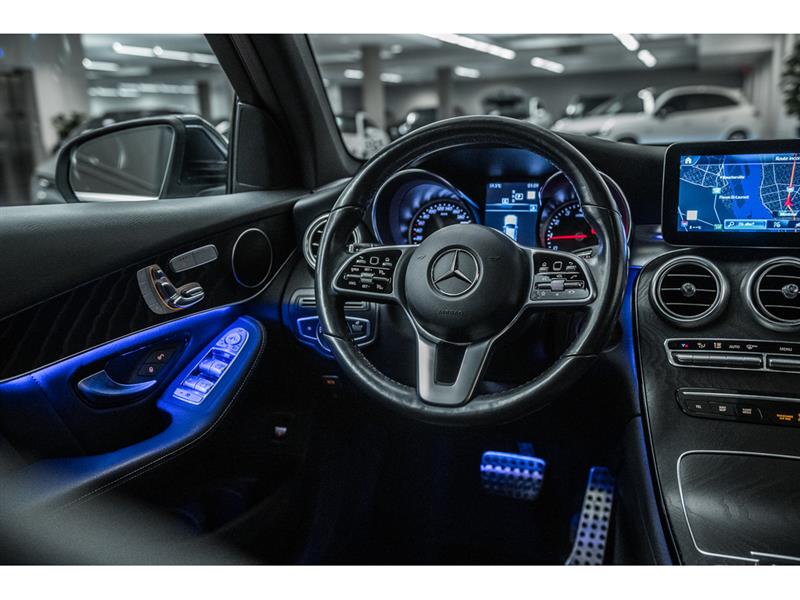 mercedes-benz GLC300 2022 - 28