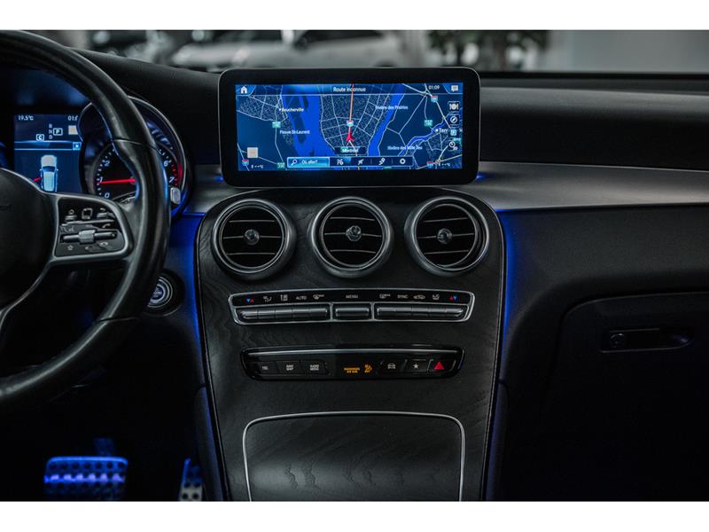 mercedes-benz GLC300 2022 - 29