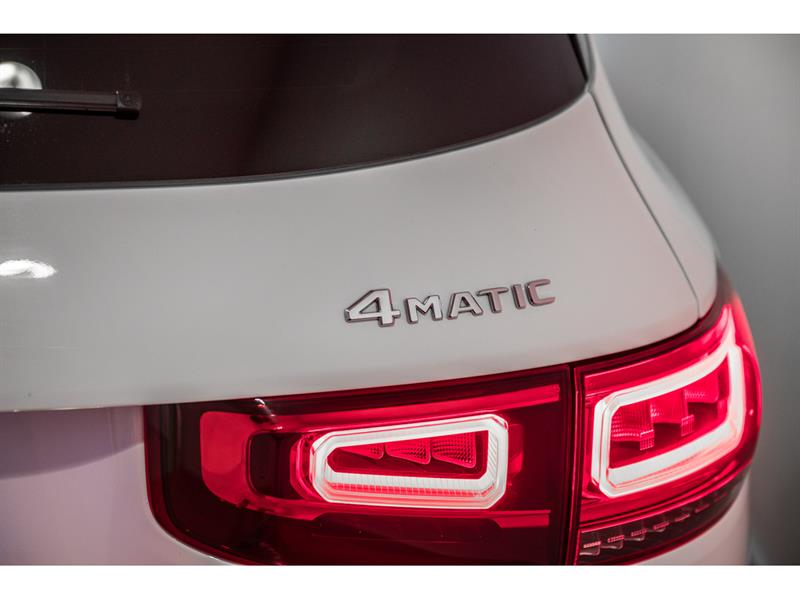 mercedes-benz GLB250 2023 - 9