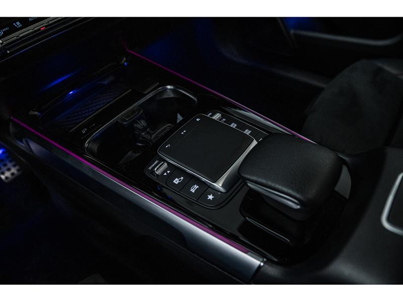 mercedes-benz GLB250 2023 - 23