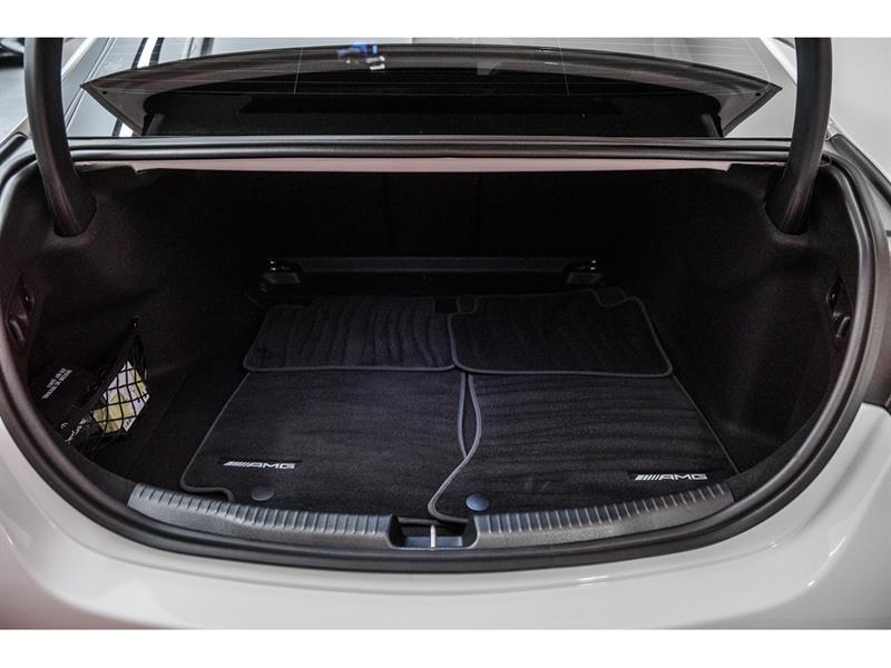 mercedes-benz C300 2024 - 10