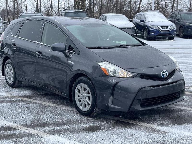 toyota Prius v 2017 - 3
