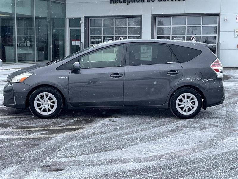 toyota Prius v 2017 - 8