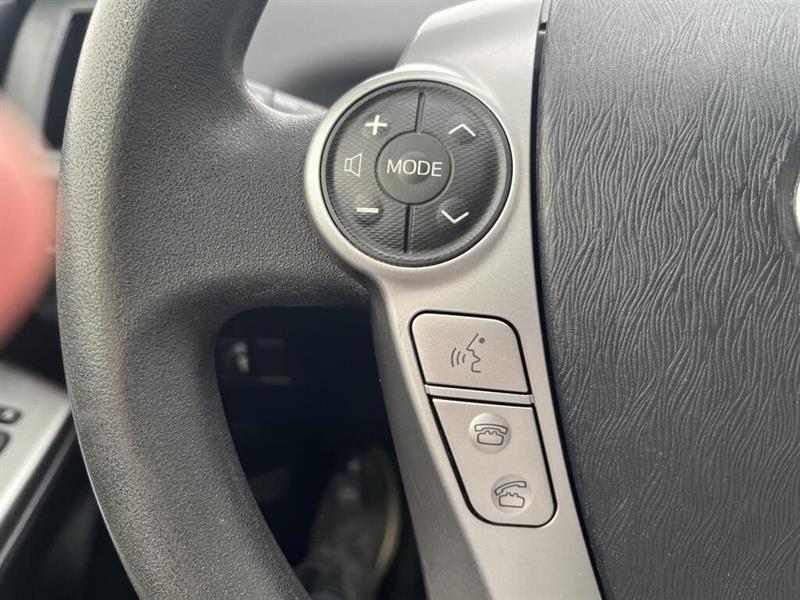 toyota Prius v 2017 - 18