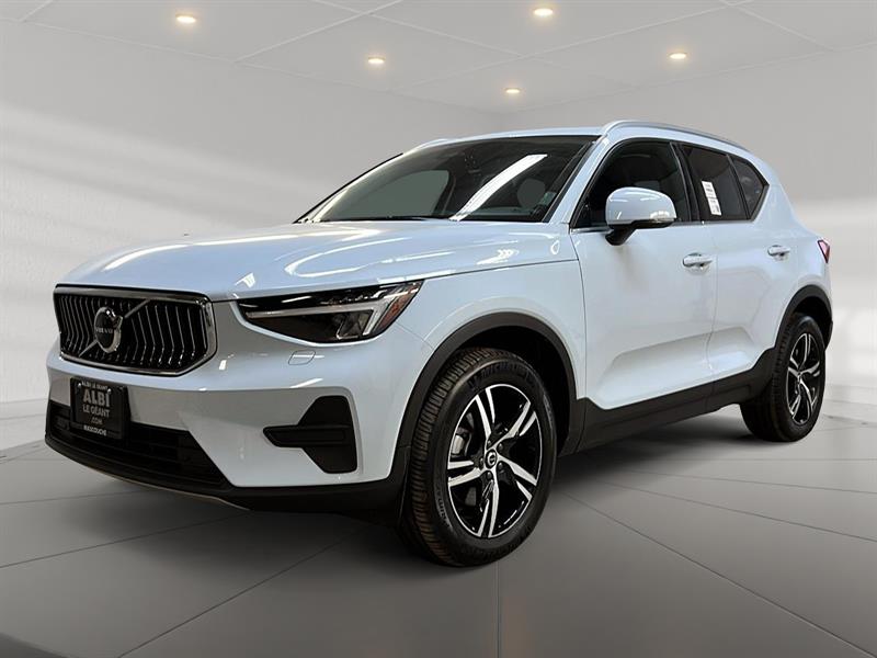 volvo XC40 2025