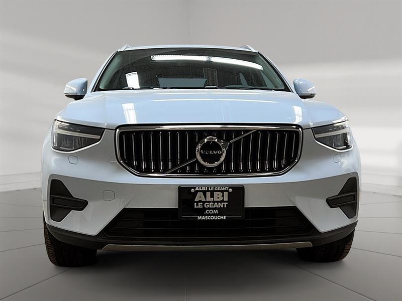 volvo XC40 2025 - 2
