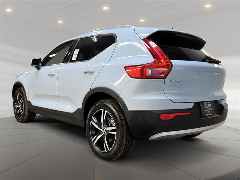 volvo XC40 2025 - 6