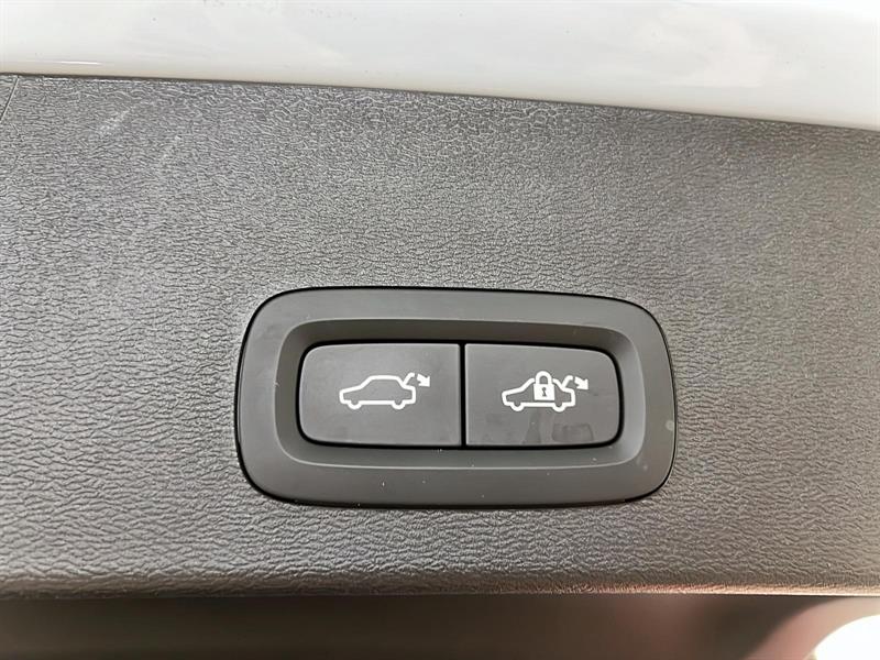 volvo XC40 2025 - 14