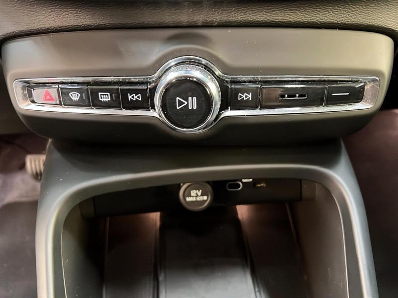 volvo XC40 2025 - 16