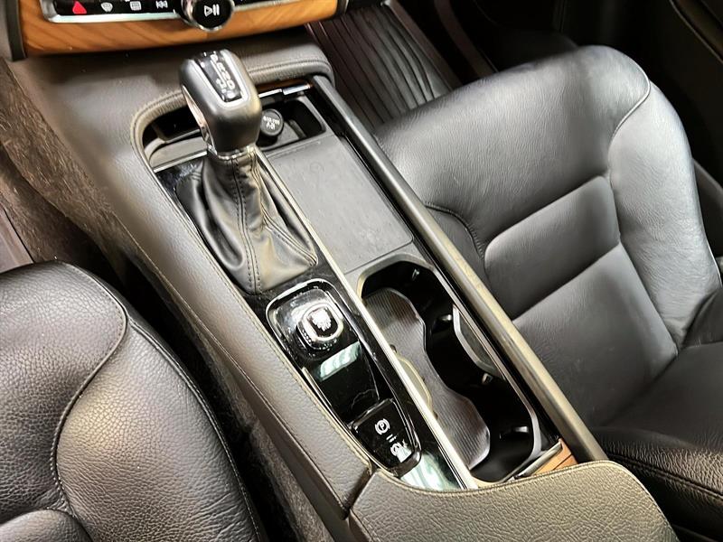 volvo XC90 2022 - 17