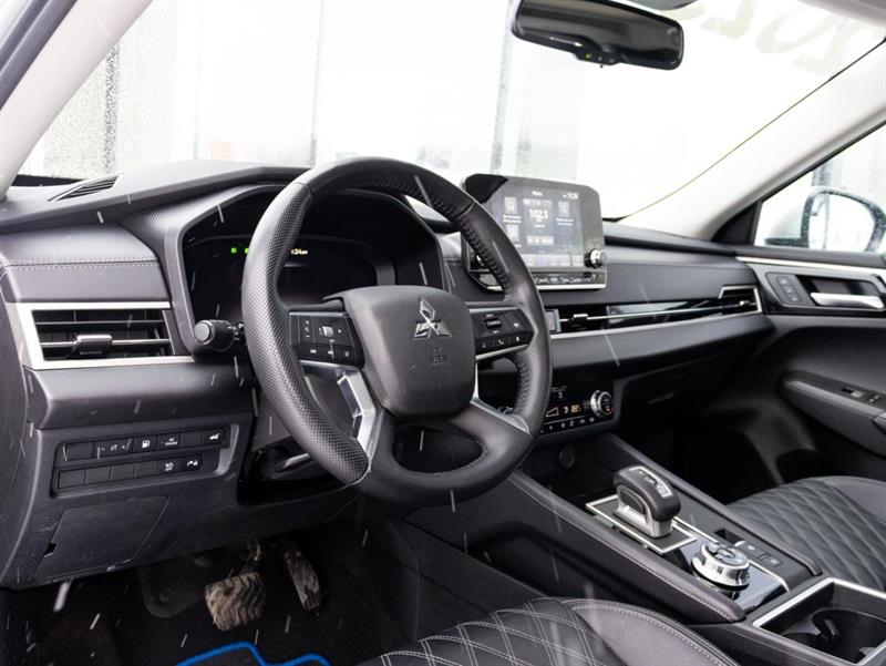 mitsubishi Outlander 2023 - 15