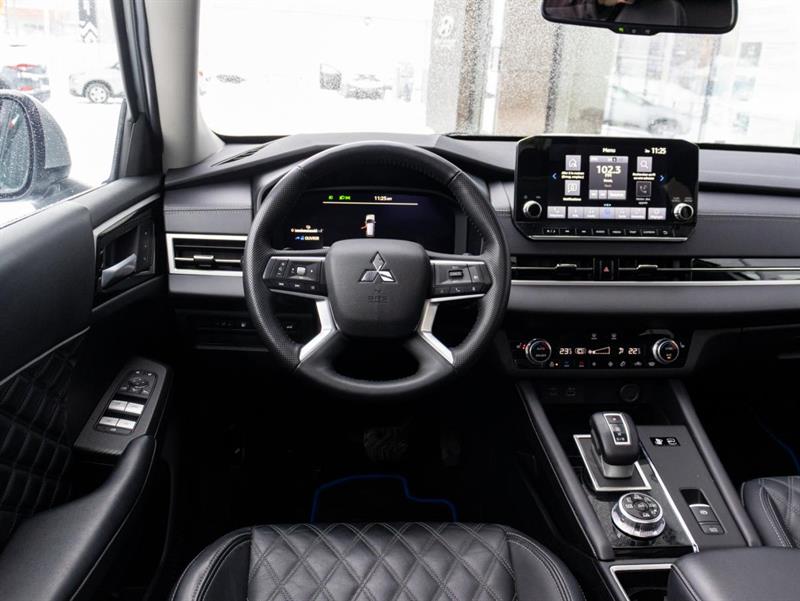 mitsubishi Outlander 2023 - 16