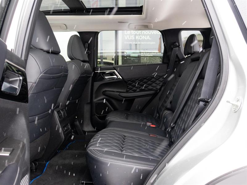 mitsubishi Outlander 2023 - 26