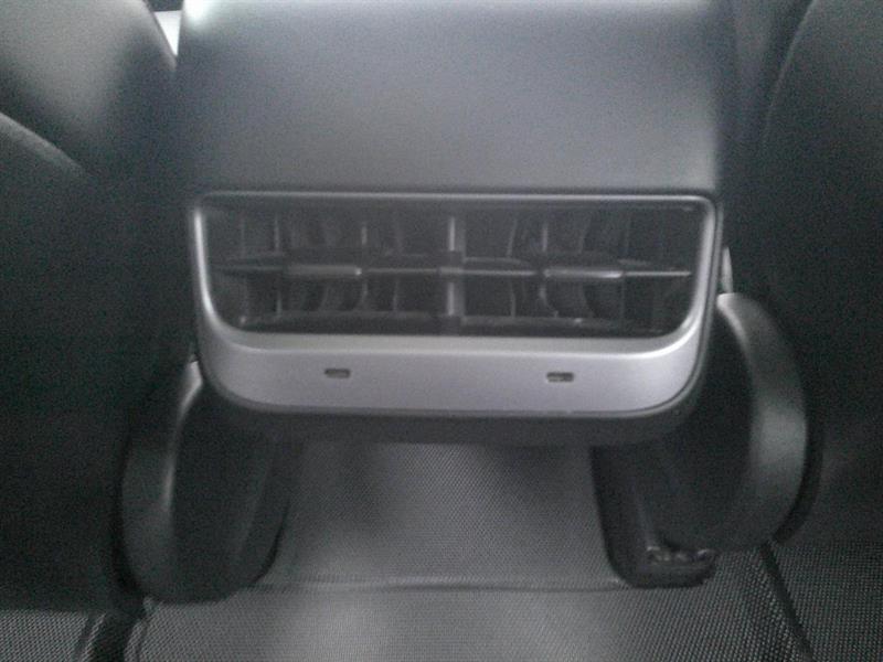 tesla Model 3 2022 - 12