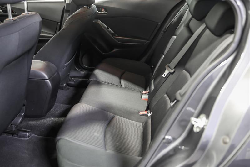 mazda Mazda3 2016 - 23