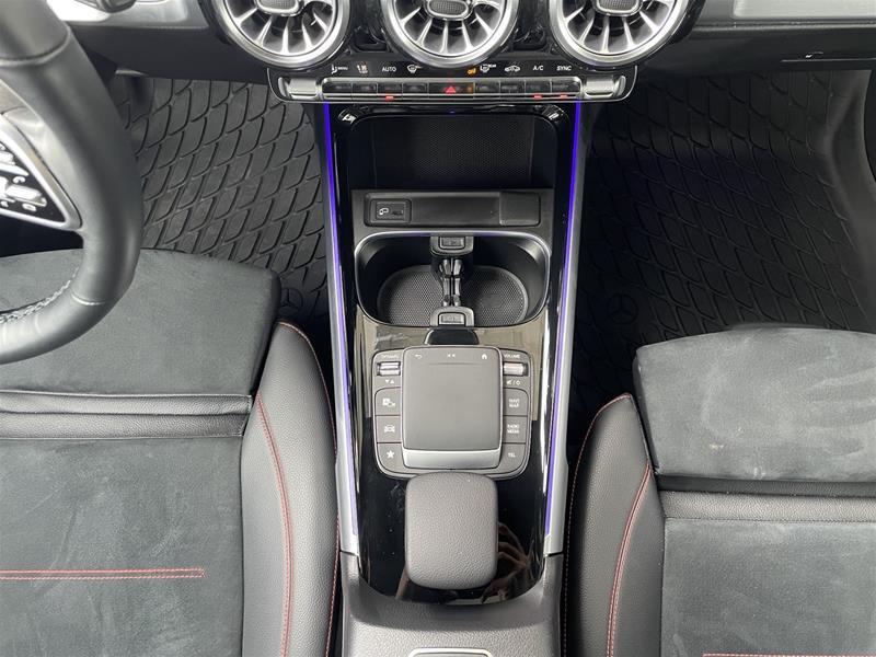 mercedes-benz GLB 250 2022 - 21