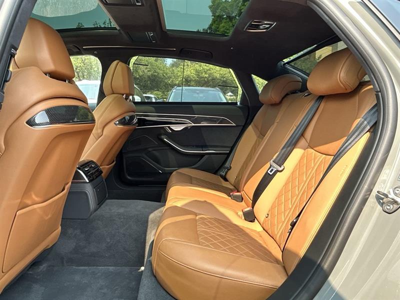 audi S8 2022 - 31