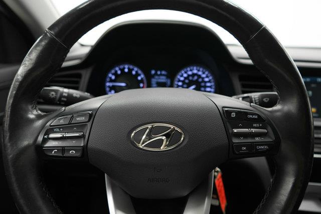 hyundai Elantra 2019 - 17