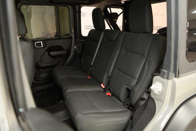 jeep Wrangler 2023 - 21