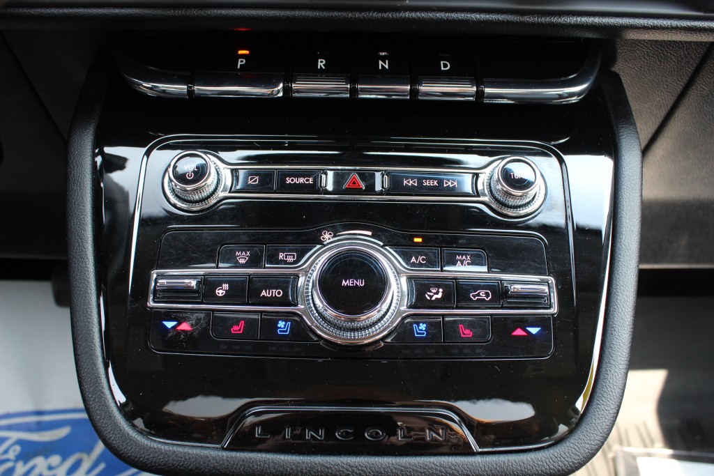 lincoln Corsair 2022 - 26