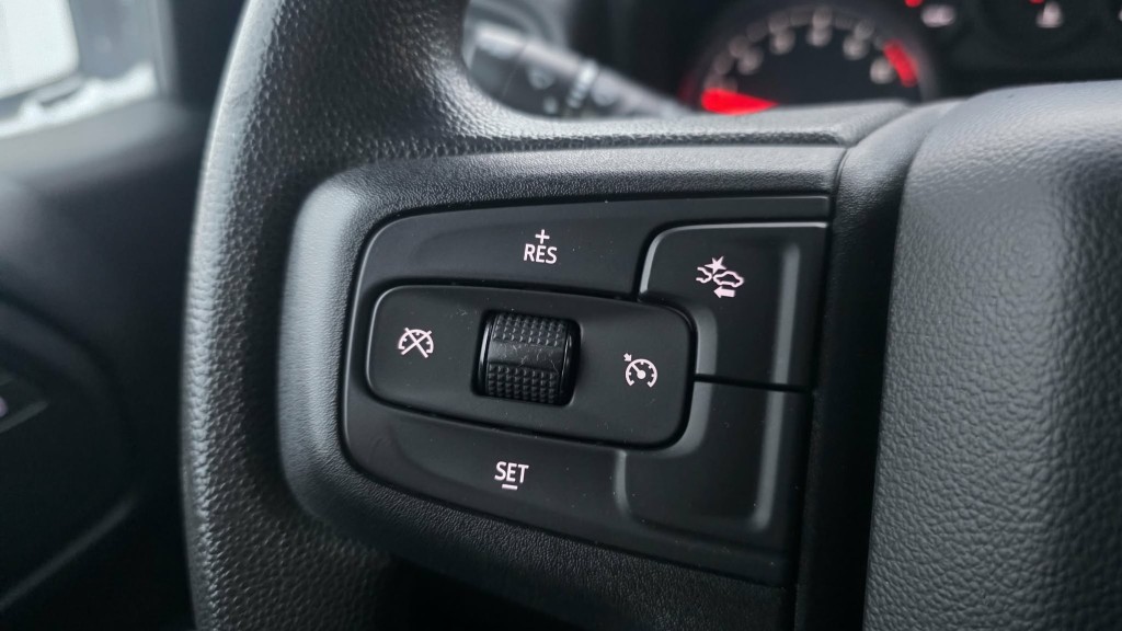 chevrolet Silverado 1500 2022 - 24